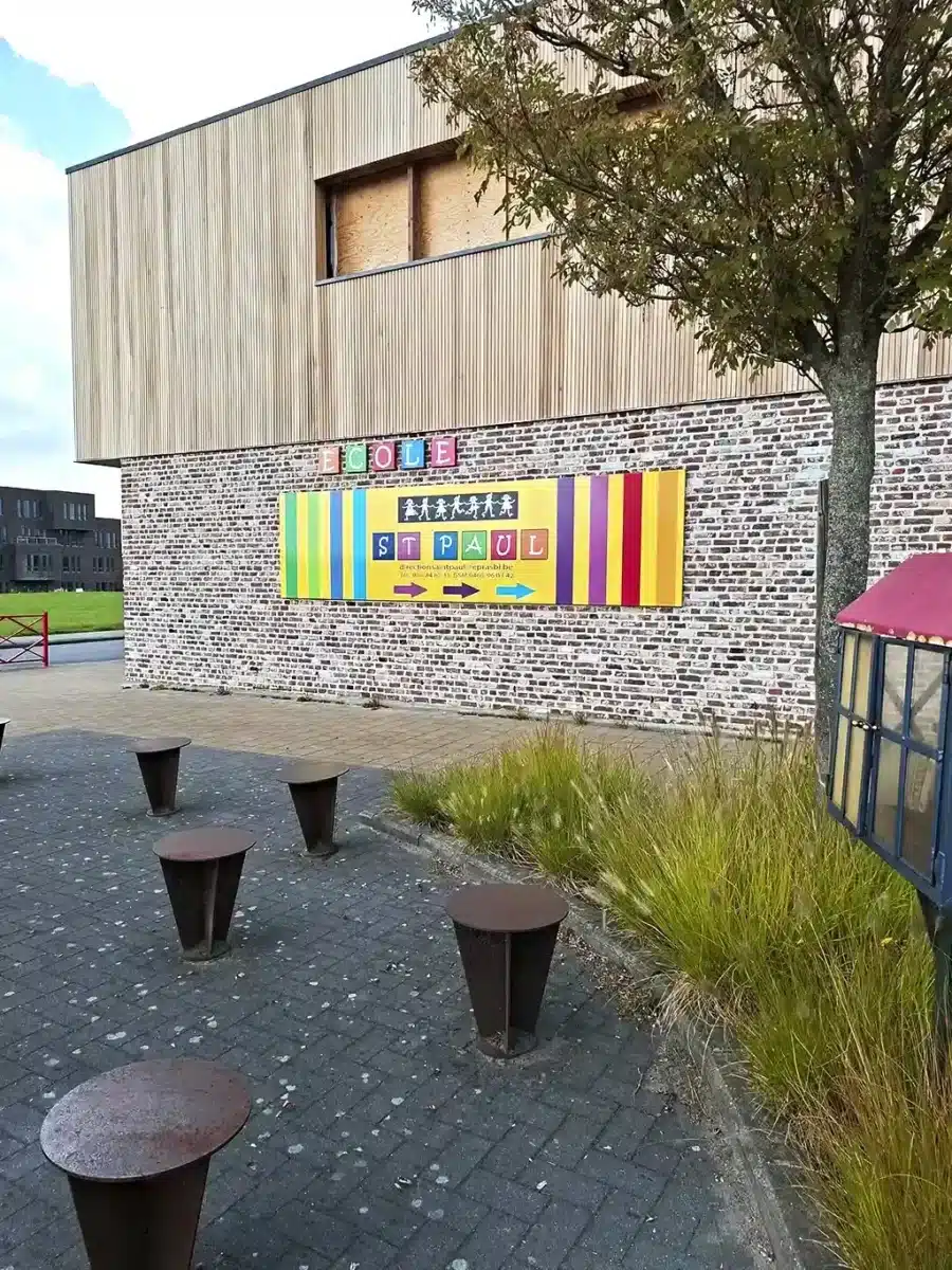 ecole-libre-saint-paul-mouscron-facade-entree