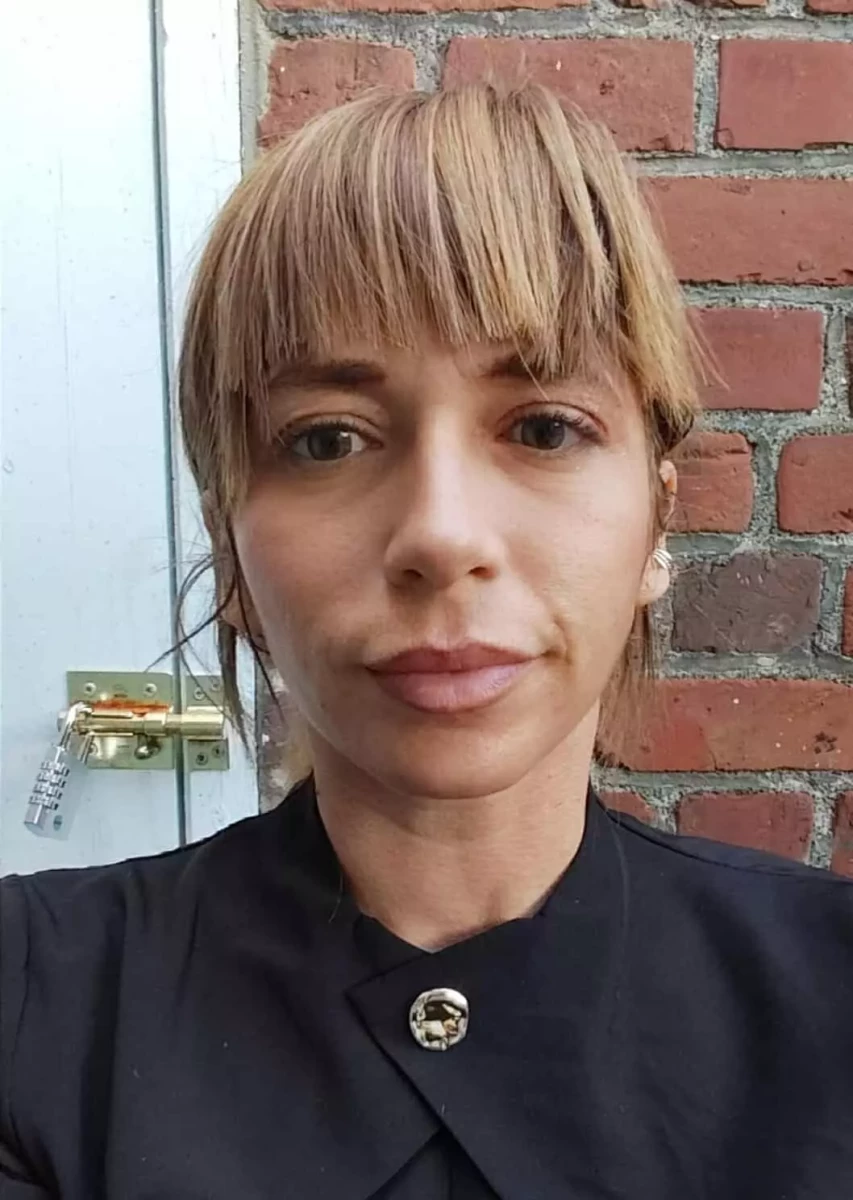 Mme Isabelle - Secretaire - École libre Saint-Paul Mouscron